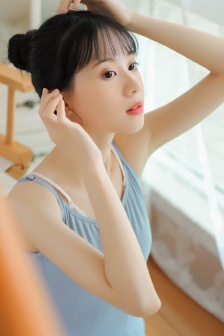 老师解开胸罩喂我吃奶